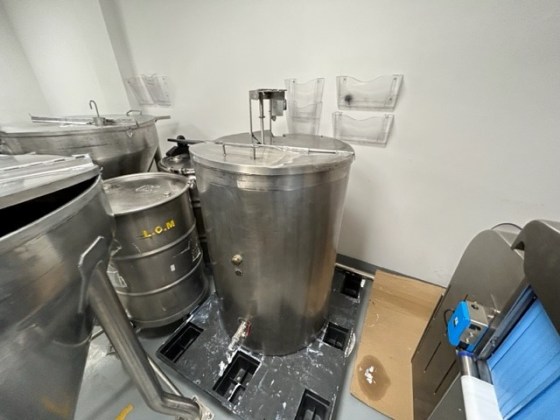 Stainless Feeder Tanks Pic 03